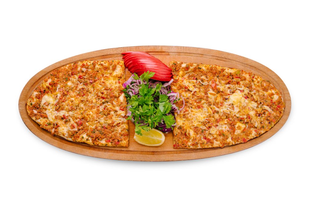 Лахмаджун с сыром